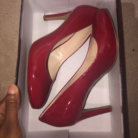 Red nine west heels - Picture 1 of 3